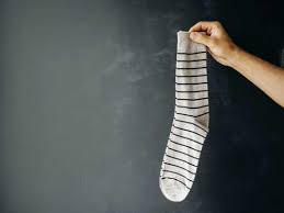 Jan 18, 2020 · start unrolling toilet paper, place one end on your underwear right where you would place a pad (if you had one) and start wrapping around and around. Need A Makeshift Pad Here Are Five Easy Ways You Can Make One The Times Of India