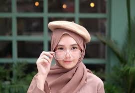 Apalagi, jerawat yang umumnya muncul di area dagu atau rahang adalah jerawat sedang hingga cystic, sehingga lebih sulit untuk diatasi. Jerawat Di Dagu Punca Dan Tips Rawatan Bidadari My