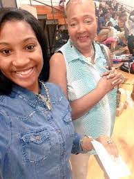 Gloria Simons's Instagram, Twitter & Facebook