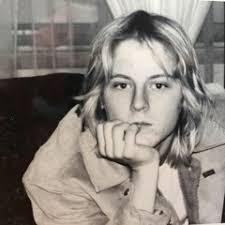 Ivy Pike's Instagram, Twitter & Facebook