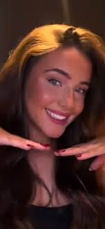 Denise Guardado's Instagram, Twitter & Facebook