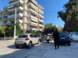 Το διαμέρισμα βρίσκεται στην οδό κουμουνδούρου πίσω από το μετρό του αλίμου. 18xr0pn Aiukqm