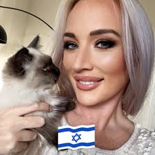 Hi i recently told my daughter school that I will be home schooling her and  to deregister her but do I have to still send her after the date of leaving  I