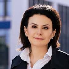 Andreea Voinea (@AndreeaVoineaHR)