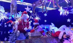 E se per i nostri genitori arrivare fino a a govone infatti dal 30 novembre al 6 gennaio ogni fine settimana viene allestito il magico paese di natale, il cui fiore all'occhiello è proprio la casa di. Le Case Di Babbo Natale Piu Belle In Italia Patatofriendly
