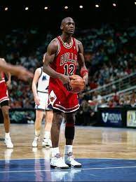 Just that once, without his name on the back, and without any of the memorable fanfare of that 45 he donned famously at madison square garden. Pin On I Love Basketball