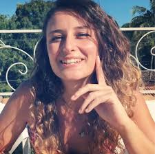 Lisa Mallet's Instagram, Twitter & Facebook