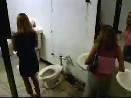 Borgetto telecamera nei bagni delle donne del comune. Nascondono Una Telecamera Nel Bagno Delle Donne Il Video Diventa Virale Video Dailymotion