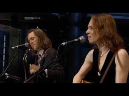 Gillian Welch Dave Rawlings Make Me Down A Pallet On Your Floor Gillian Welch Americana Music Acoustic Song