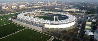 The stadium is able to hold 35,472 people. Cardete Huet Toulouse Stadium For Euro 2016 Floornature