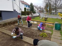 Uns verbinden die freude am gärtnern und der wunsch nach interkultureller begegnung. Alb Donau Kreis Botanischer Garten