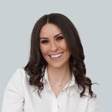 Laura Patel's Instagram, Twitter & Facebook