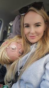 Maryjane Edwards's Instagram, Twitter & Facebook