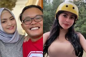 Mengaku kenal sule ketika ayah empat. Dengar Kabar Kedekatan Sule Dengan Tisya Erni Oma Nathalie Holscher Dukung Cucunya Bercerai Pikiran Rakyat Com