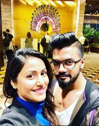 Television Couple Hina Khan And Rocky Jaiswal Are Enjoying Their Dubai Vacation Pics Inside Heena Khan Khan Cute Couples