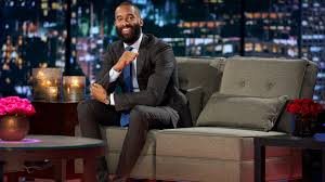 Mehrere damen buhlen um einen allein stehenden mann, den bachelor, der sich nach diversen runden am schluss für eine frau entscheidet. When Is The Bachelor Finale 2021 Matt James Season Will End With After The Final Rose