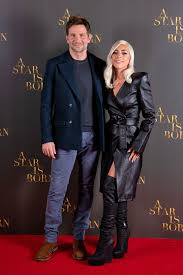 Bradley cooper en couple avec lady gaga. Lady Gaga Age Lady Gaga Et Bradley Cooper En Couple