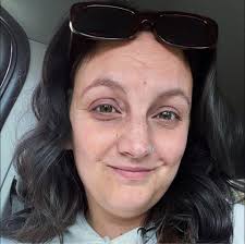 Who can make a custom birthday cake?