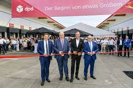 Every day our 75,000 experts deliver more than 5.2 million parcels worldwide through our brands dpd, chronopost, seur and brt. Kep Dienste Dpd Eroffnet Sein Grosstes Paketsortierzentrum In Deutschland Kep Dienste News Logistik Heute Das Deutsche Logistikmagazin