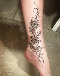 89 Likes 5 Comments Shelby Martin Dyehard Henna On Instagram Some Late Night Ankle Henna For Some Of The Funniest Ladies I Ve Had The Pleasure O Tatuaggi