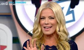 Αμέτρητες είναι οι στιγμές που έχει νιώσει άβολα η ζέτα μακρυπούλια. Royk Zoyk Paiktria Periegrapse To Mikro Poyli Toy Prwhn Ths Dakryse H Makrypoylia Video Gossip Life