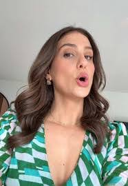 Angela Gresham's Instagram, Twitter & Facebook