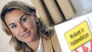 We would like to show you a description here but the site won't allow us. L Ex Mari De Morel Se Marie Avec Leur Babysitteuse Belgique 7sur7 Be