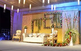 A complete, impressive luxury event needs the essential setting to shine, such as the perfect backdrops, the lush and stunning flowers, the. 4 Royal Wedding Stage Decoration Plans For The Posh Couple