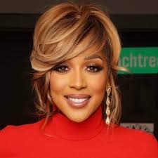 Robin Andrade's Instagram, Twitter & Facebook