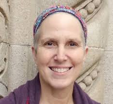 Leslie Schneider's Instagram, Twitter & Facebook