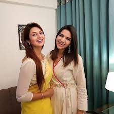 49 hot pictures of divyanka tripathi which will win your hearts. Divyanka Tripathi Posing With Family On Diwali