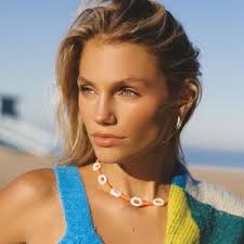 Kate Valk (@katevalk)