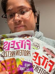 High protein pretzels deliver 20g plant-based protein per bag; vegan, no  soy @lennyandlarrys @stackinfluence #lennyandlarrys #lennyandlarryspartner  #fitzels #proteinpretzels