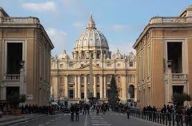 Lo stato della città del vaticano è sorto con il trattato lateranense, firmato l'11 febbraio 1929 tra la santa sede e l'italia, che ne ha sancito la personalità di ente sovrano di diritto pubblico internazionale. File Roma Vaticano 002 Basilica De San Pedro Jpg Wikipedia