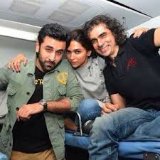 Deepika Padukone And Ranbir Kapoor Get On A Train For Tamasha Promotions Deepika Padukone Tamasha Movie Ranbir Kapoor
