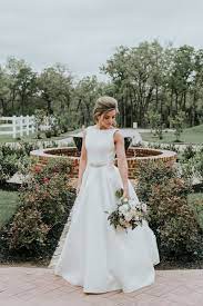 Simple Elegant Outdoor Wedding Wedding Dresses Wedding Dresses Elegant Classy Elegant Wedding Dress Bridal Portraits