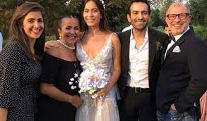 Teoman ve ayşe kaya evlendi! Bugra Gulsoy Kiminle Evlendi Nilufer Gurbuz Kimdir