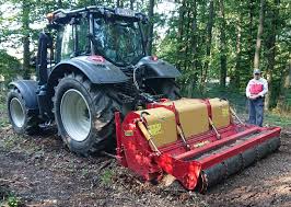Forstmulcher starforst mit valtra t214 beim mulchen von schlagflächen in. Mulcher Landtechnik Schmidhuber