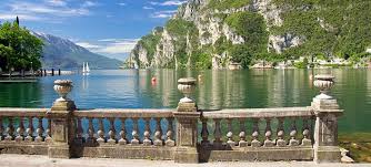 Das hotel verfügt über ein restaurant mit typischer küche und ein entspannendes wellnesscenter mit swimmingpools, sauna und dampfbad, ideal für romantische aufenthalte und ferien mit der ganzen familie. Gardasee Ferien Italien Ferien Besonders Gunstig Mit Alltours