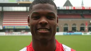 His jersey number is 22. Sparta Ziet Dumfries Naar Sc Heerenveen Vertrekken Rijnmond