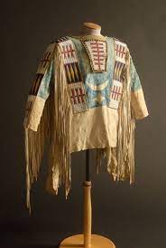 Maybe you would like to learn more about one of these? Norteamerica Indios Lakota Camisa En Piel Y Lana 1880 Ropa Nativo Americano Ropa India Tribus Indias