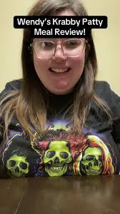 Betty Fish 🐠 (@bettyeatsfood)