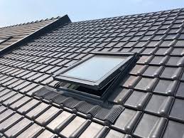 Un tel délai est du notamment au temps nécessaire au dépôt du permis de construire et à la période de possible recours des tiers. Placement Velux Toitures Van Driessche Votre Toit Comme Il Se Doit