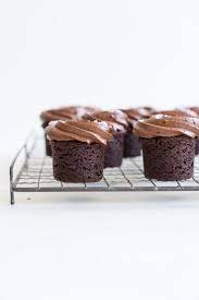 It also features adjustable height foot pads to ensure the surface is level, even if your floors aren't. Pin On Chocolate Recipes