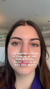 Holly Deas's Instagram, Twitter & Facebook