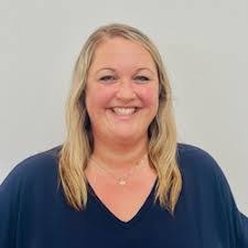 Jana Marcum's Instagram, Twitter & Facebook