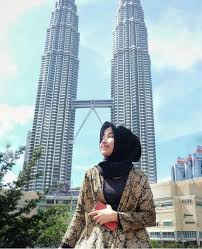 Dihubungi detikcom (23/03) gadis cantik bernama ika ayu lestari tersebut merupakan mantan tkw di malaysia. Foto Cewek Cantik Di Petronas Malaysia Steemit
