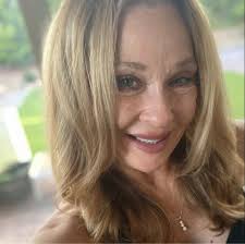 What plants are suitable for a west-facing retaining wall in Las Vegas for  privacy?