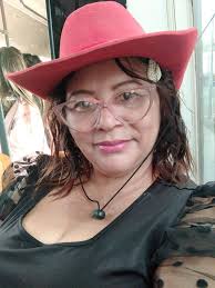 Tania Escalona's Instagram, Twitter & Facebook