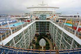 Save on 2021 and 2022 allure of the seas cruises with flight centre. Allure Of The Seas Sportlich Verspielt Travelexperience Ch